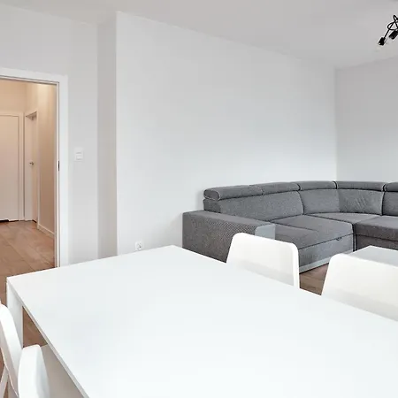 Lejlighed 10th Floor Unii Lubelskiej By Bookinghost