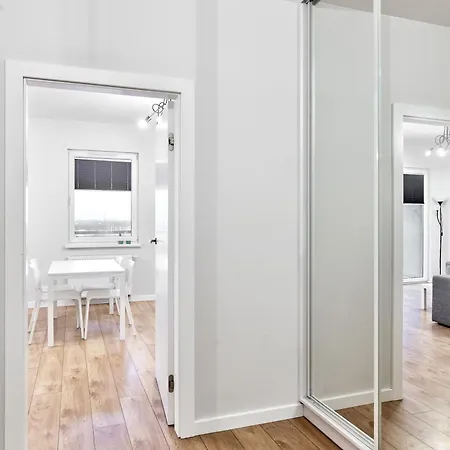 Apartamento 10th Floor Unii Lubelskiej By Bookinghost *