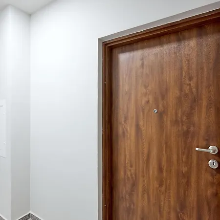 10th Floor Unii Lubelskiej By Bookinghost Poznań