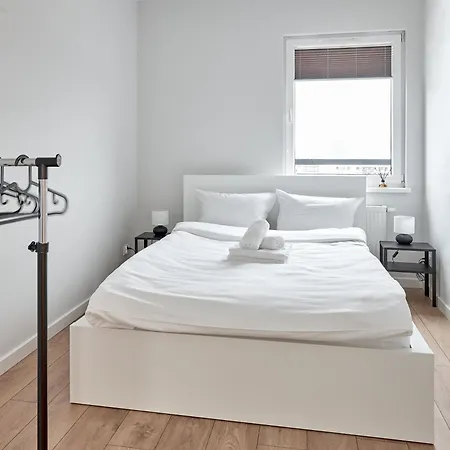 Apartamento 10th Floor Unii Lubelskiej By Bookinghost