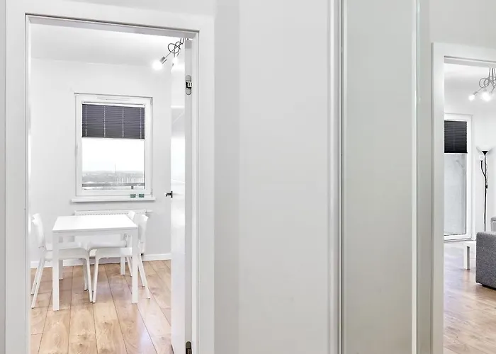 Apartment 10th Floor Unii Lubelskiej By Bookinghost *