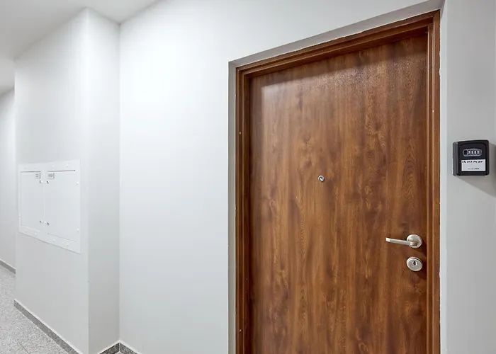 10th Floor Unii Lubelskiej By Bookinghost Poznań